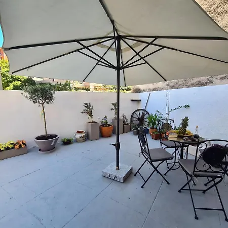 Caleta Apartment *