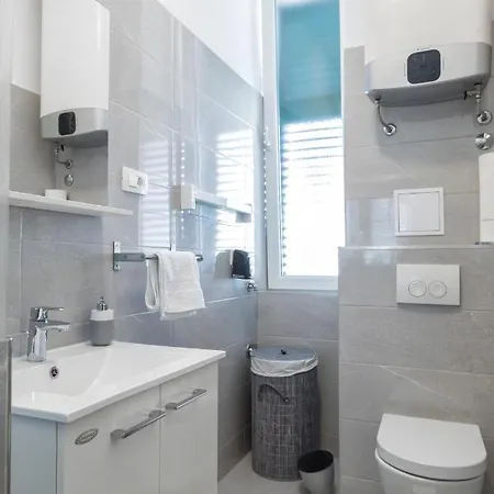 Apartament Caleta *