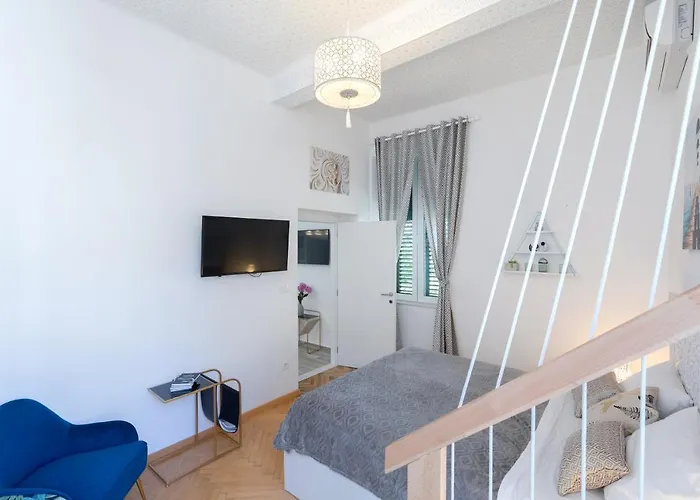 Caleta Apartmán *